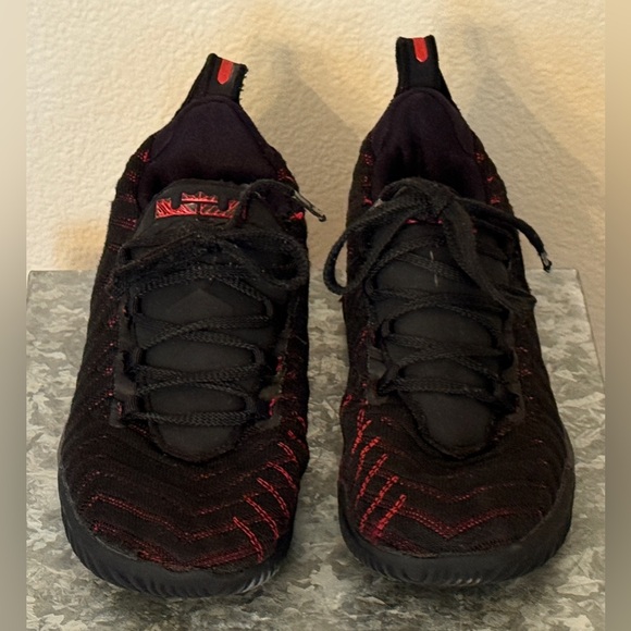 Nike LeBron 16 Black and Red Athletic Shoes, AQ2467-002, Size 3Y - Picture 3 of 8